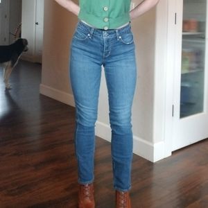 LEVIS fits and flatters jean